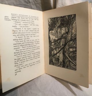 Alice in wonderland.  1907 Arthur Rackham Illustrations.  1st Edition. 4