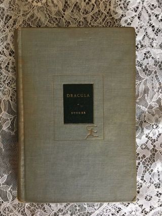 Vintage - - Dracula - - By Bram Stoker,  Random House Modern Library,  Copyright 1897