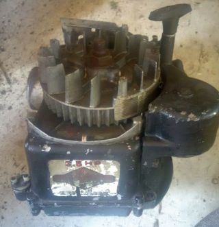 Vintage Briggs And Stratton 3.  5hp Engine