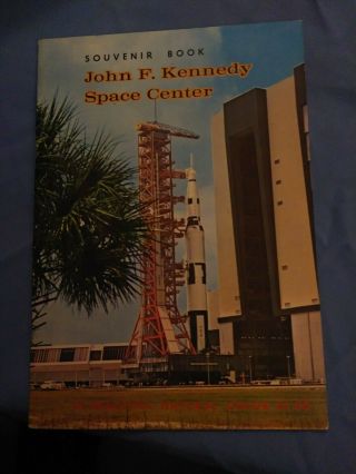 Vintage Nasa John F.  Kennedy Space Center Souvenir Nasa Tours Booklet (c) 1969