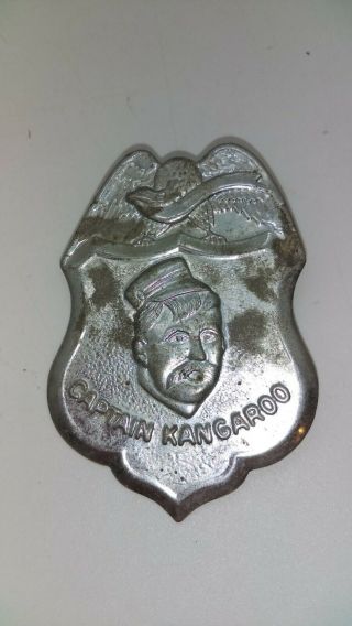Vintage Cereal Premium Captain Kangaroo Metal Badge Pin