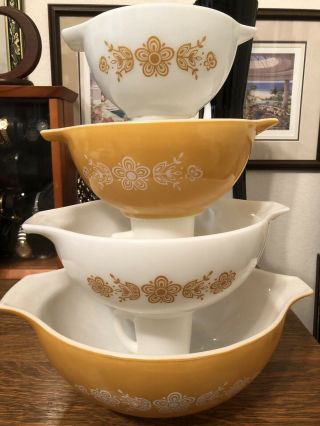 Set Of 4 Vintage Butterfly Gold Pyrex Cinderella Nesting Mixing Bowls 441 - 444