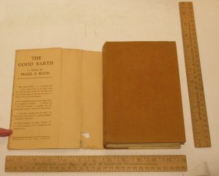 The GOOD EARTH - PEARL S BUCK - 1931 Second Edition - METHUEN & CO LTD - hb w/dj 3