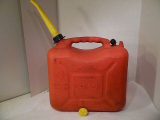 Vintage Wedco 6 Gallon Heavy Duty Vented Plastic Gas Can Model W - 500 - 2