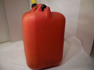 Vintage Wedco 6 Gallon Heavy Duty Vented Plastic Gas Can Model W - 500 - 2 4