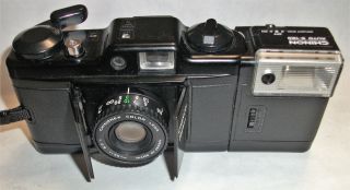Chinon Bellami Compact 35mm Film Camera Chinonex Lens 1:2.  8 Flash & Bonus Case