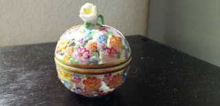 Vintage Herend - Hungary Porcelain Round Box W/lid.  Calla Lily Finial