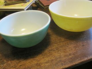 Vtg (2) Pyrex Yellow Large 10 " Mixing Bowl - 404&green 8.  75 " 403 Mixing Bowl