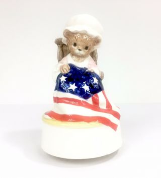 Vintage Otagiri Porcelain Musical Figurine America The Beaitiful Cat Betsy Ross