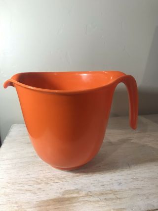 Vintage Rubbermaid Orange Measuring Bowl Batter Spout Rubber Ring Bottom 6 Cup