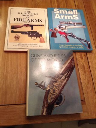 Guns And Rifles Of The World,  Illustrated History Of Small Arms And Firearms