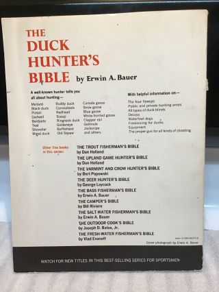 THE DUCK HUNTER ' S BIBLE by Erwin A.  Bauer 1965 PAPERBACK Vintage Book Homestead 2