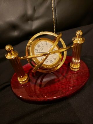 Vintage Linden Brass desk clock,  with wooden base. 4