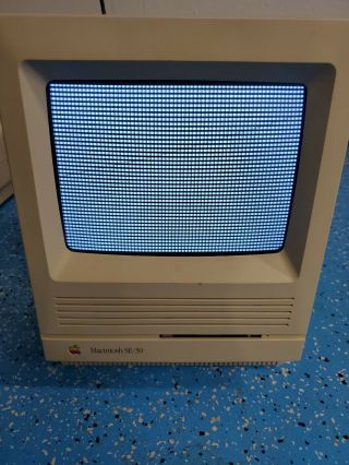 Vintage Macintosh SE/30 Home Computer FOR REPAIR 6