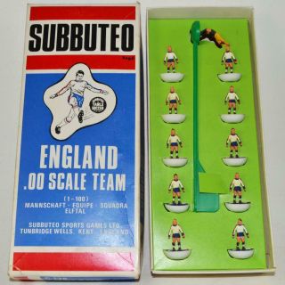 Vintage Subbuteo Soccer England Football Team C138 1976 Box Unusual White Bases