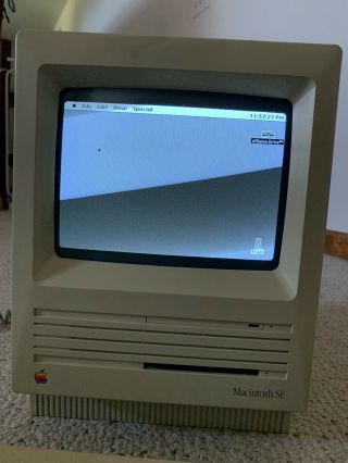 Apple Mac Macintosh SE M5011 Computer 2