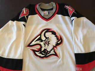 1996 - 2006 Buffalo Sabres White Goat Head Vintage CCM NHL Hockey Jersey Sz L 2