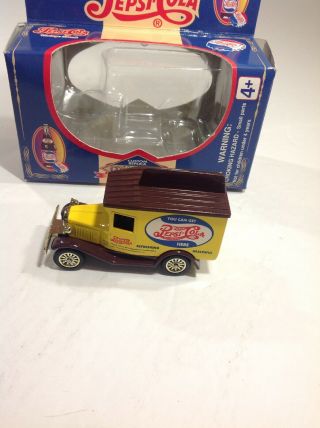 Pepsi Cola - Vintage Delivery Van - Die Cast By Golden Wheel / 1:64 Scale