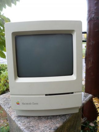 Apple Macintosh Classic Computer M1420 Mac Classic Monitor Hard Drive Only