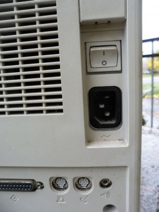 Apple Macintosh Classic Computer M1420 Mac Classic Monitor Hard Drive Only 8
