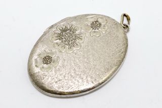 A Pretty Vintage Sterling Silver 925 Floral Locket Pendant 13627
