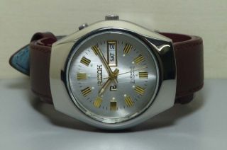 Vintage Ricoh Automatic Day Date Mens Stainless Steel Wrist Watch Old R252