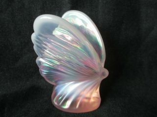 Vintage Fenton Art Glass Pink Iridized Opalescent 4.  5 " Flying Butterfly Figurine
