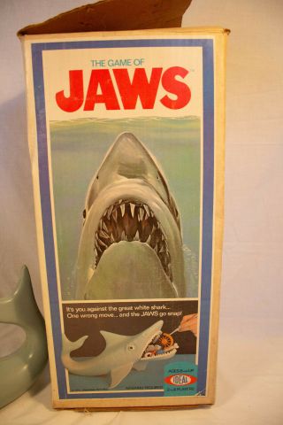 Vintage 1975 The Game Of Jaws By Ideal w/ instructions 7