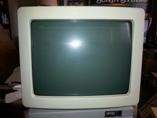 Wyse Wy - 85 Green Display Crt Terminal And Wyse Keyboard