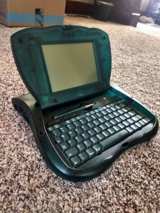 Apple Newton Emate 300 With Ac Adapter & Stylus