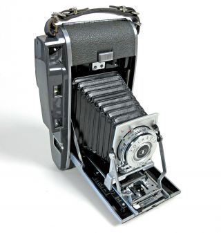 Polaroid Pathfinder Land Camera 110a W/rodenstock Ysarex F/4.  7 127mm Lens