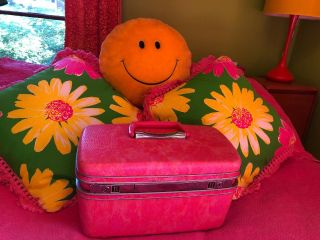 Vintage Pink Samsonite Train Case With Cosmetic Insert