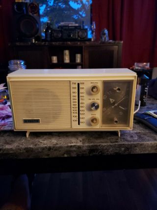 Vintage Zenith Clock Radio Great Very