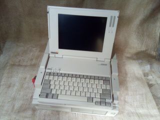 Vintage 90 ' s Compaq Series 2810 Notebook PC LTE Lite/25 w/ Docking Station 2815 2