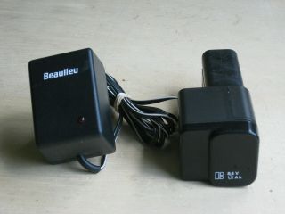 Beaulieu 7008S Camera 8,  4V,  1,  2Ah Handgrip Battery w/110v/220volt 50/60Hz Charge 2