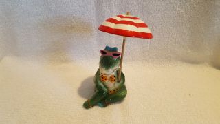 Vintage Anthropomorphic Alligator Under Umbrella Salt And Pepper Shakers