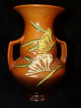 1940s Vintage Roseville Pottery Orange Freesia Flowers Double Handle Vase 122 - 8