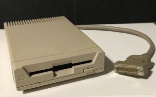 Commodore Amiga A1011 3.  5 External Floppy Disk Drive 3.  5”