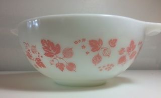 Vintage Pyrex Gooseberry Pink & White Cinderella Mixing Bowl 443 - 2 1/2 Qt