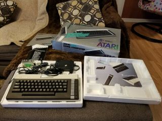 Atari 600XL Home Computer with BOX console 5