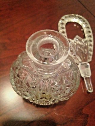 VINTAGE ART DECO STYLE CUT GLASS PERFUME BOTTLE WITH ORNATE TALL STOPPER 3
