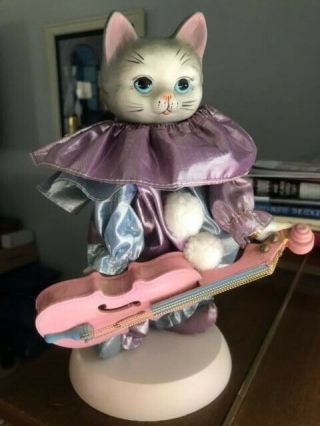 Vintage Interpur Animated Porcelain Clown Cat In A Wind - Up Music Box W/guitar