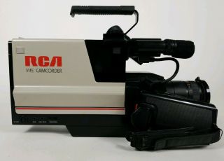 Vintage RCA CC300 Auto Focus VHS Video Camcorder in Case w/Battery,  Cables 5