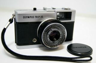 Olympus Trip 35 35mm Film Roll Camera Zuiko 40mm Lens Cap,  Vintage