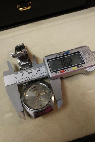 Vintage Men ' s Seiko watch 4