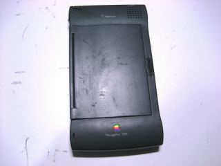 Apple Newton " Messagepad 2000 " Model No.  H0149