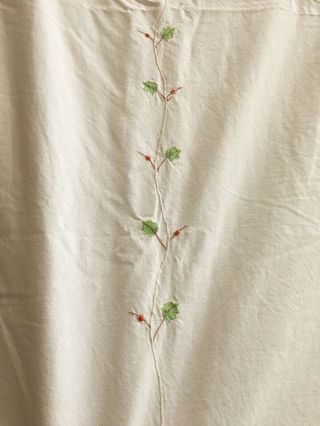 Vintage Lenox Linens Christmas Holiday Holly Tablecloth Embroidery Cutwork Ivory 4