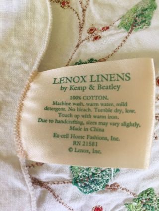 Vintage Lenox Linens Christmas Holiday Holly Tablecloth Embroidery Cutwork Ivory 6