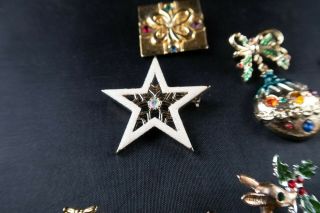 9 Vintage Christmas Brooch Pin Lot; Reindeer,  Gifts,  Ornaments,  Drums 6