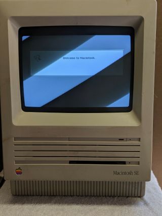 1986 Apple Macintosh Mac all - in - one Computer Only M5011 5